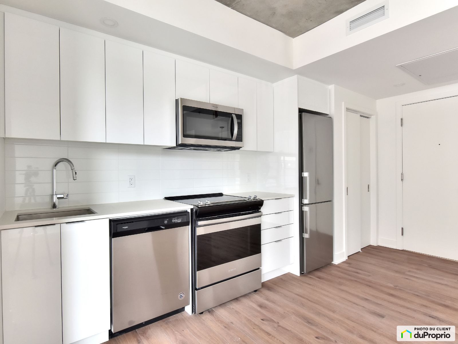 4 1/2 - Zenith - 1569 Saint-Hubert — photo 1