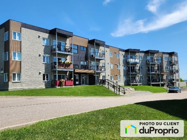 870 Astrid, Charlesbourg for rent