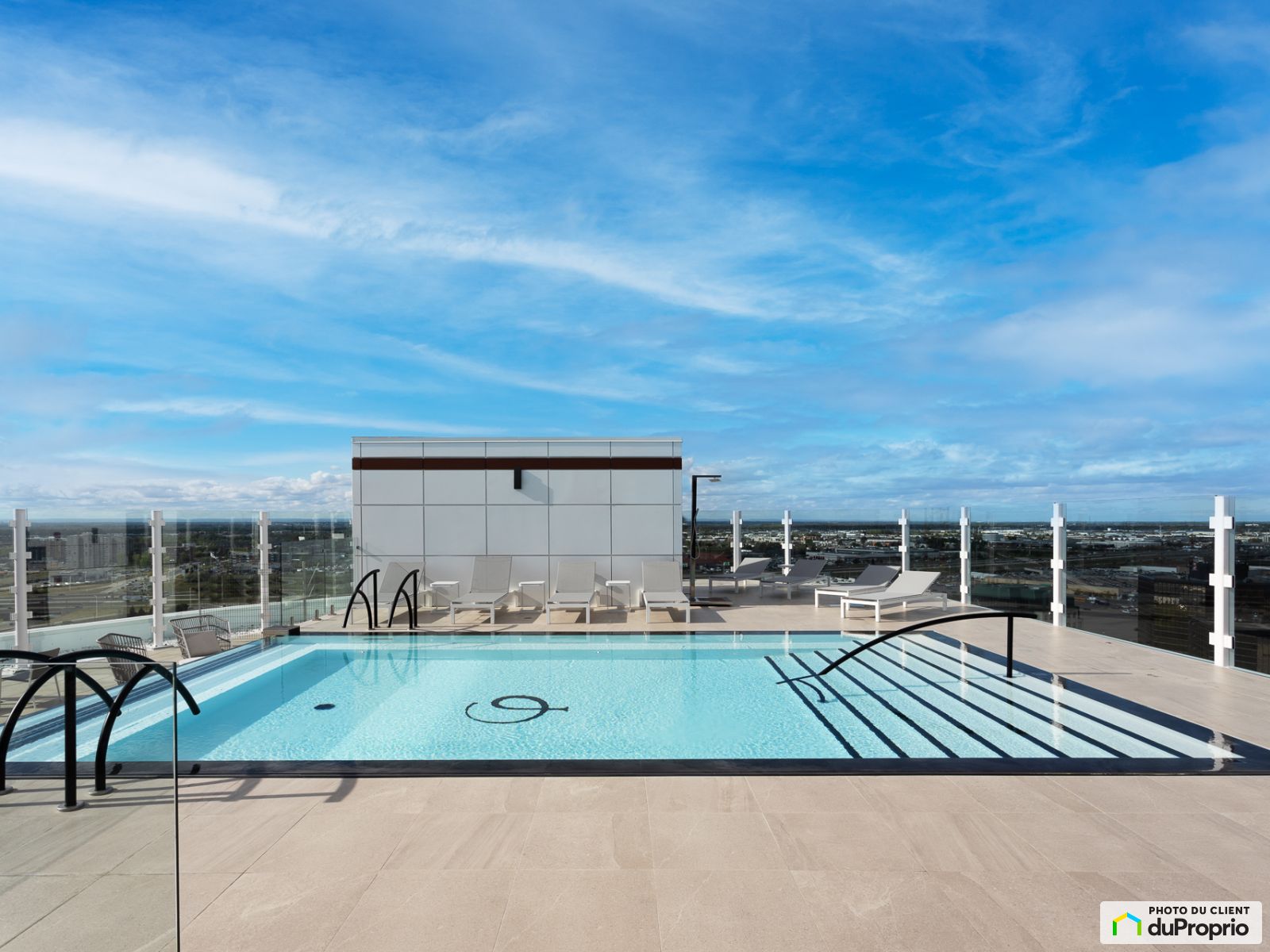 3405 boulevard le Carrefour - Central Parc Laval — photo 3