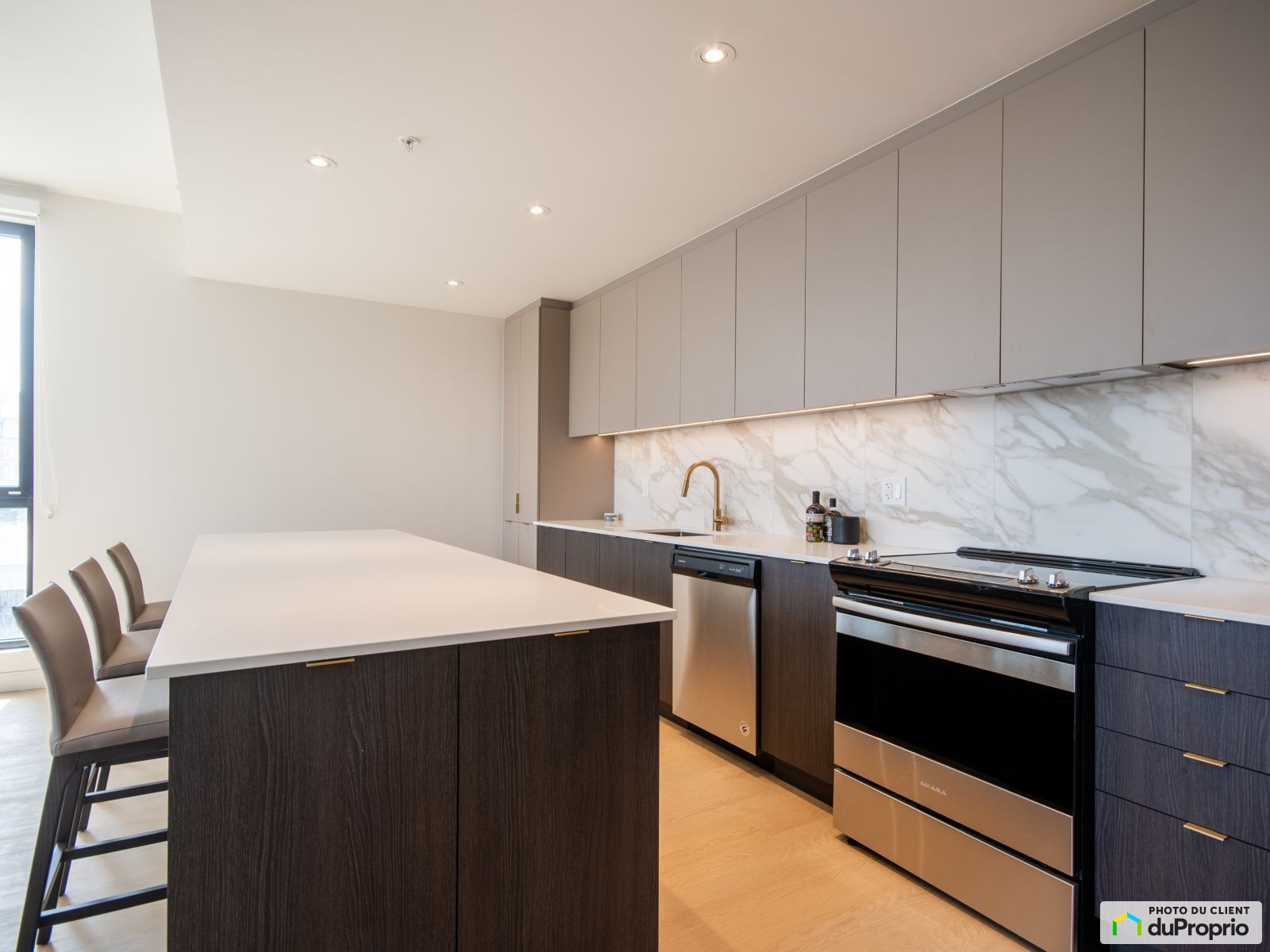 3405 boulevard le Carrefour - Central Parc Laval — photo 2