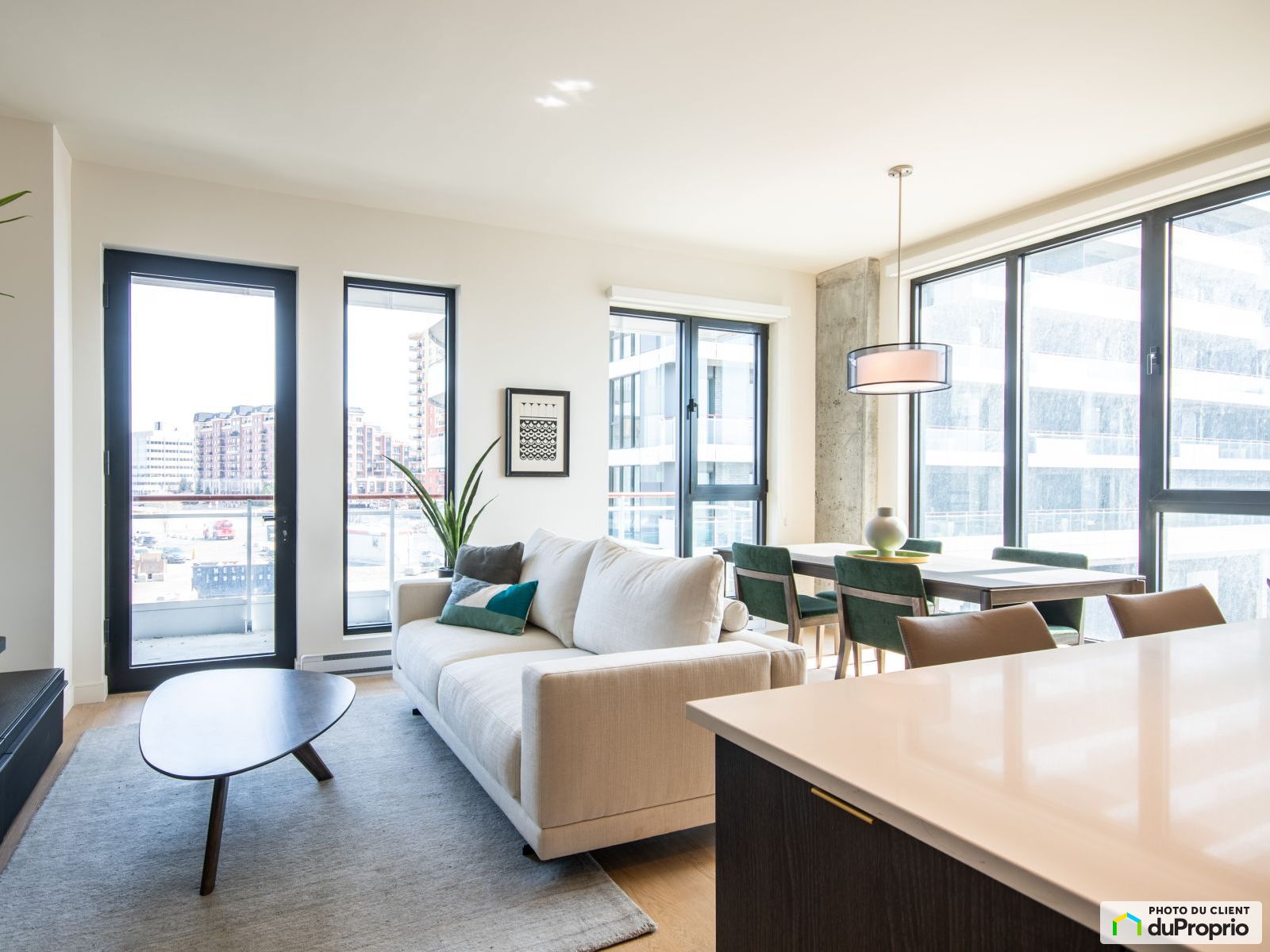3405 boulevard le Carrefour - Central Parc Laval — photo 3