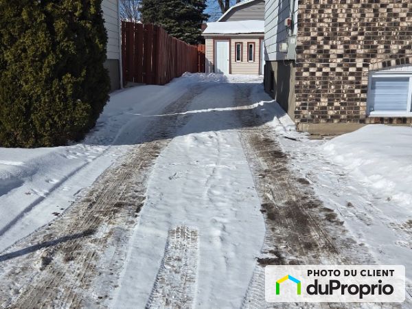 1343, Robillard, Longueuil (St-Hubert) à louer