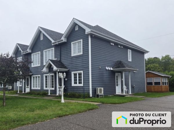 697 Lussier, Rivière-Rouge for rent