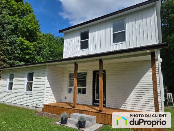 810 Chemin des hauteurs, St-Hippolyte for rent