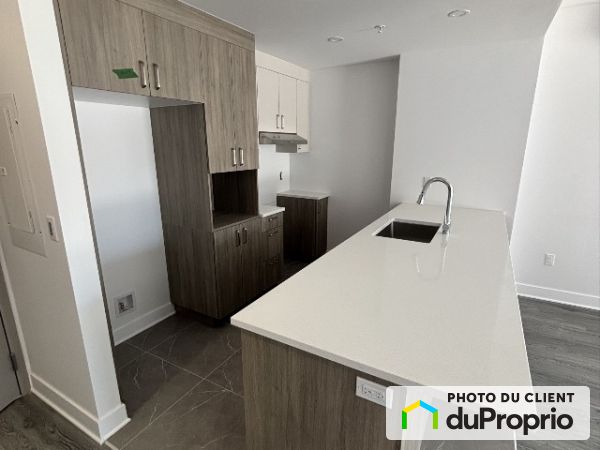 242, Hymus, Pointe-Claire à louer