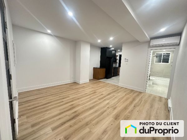 7-8950, boulevard Saint Laurent, Ahuntsic / Cartierville à louer