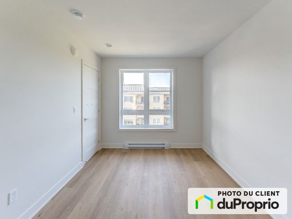 210-350 boulevard des Cépages, Saint-Laurent for rent