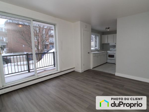Studio-242 avenue Chanoine-Côté, Vanier for rent