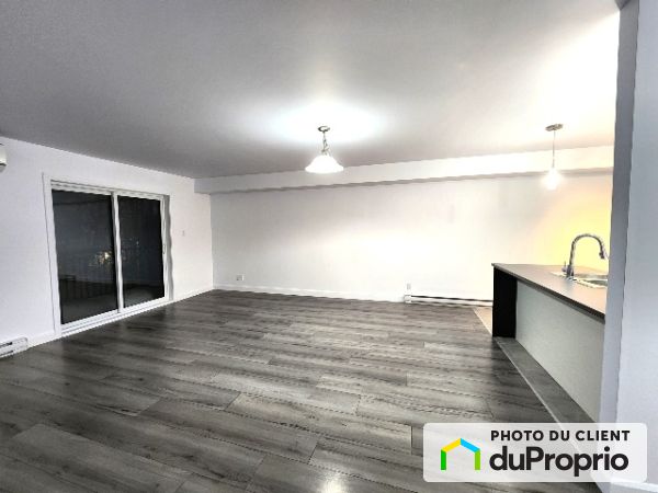 870 Astrid, Charlesbourg for rent