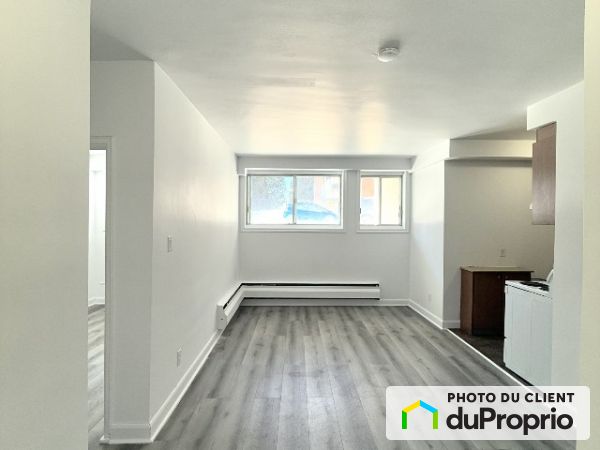 Salon - 2-1645, Rue Grenet, Saint-Laurent à louer