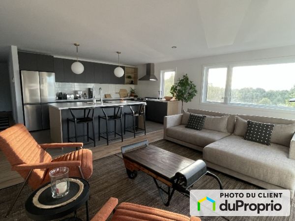 Living Room - 355 rue des Glaciers, Beaupré for rent