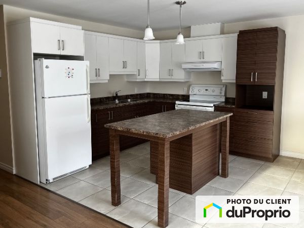 102-572 Ave Principale, St-Elzéar-de-Beauce for rent