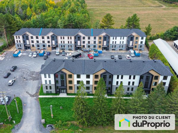 rue de la Visitation, St-Charles-Borromée for rent