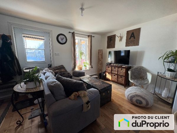 2427 Bécancour, Lyster for rent