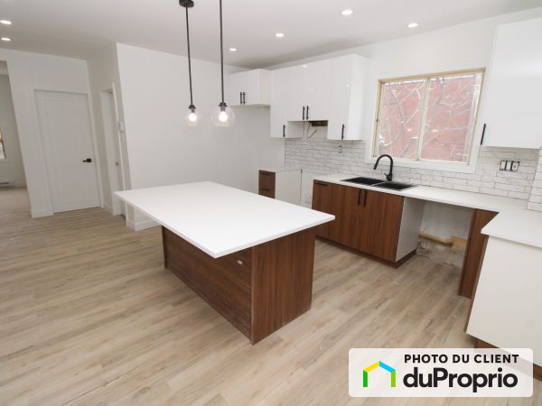 4 1/2-812, rue Raoul-Jobin, Saint-Sauveur à louer