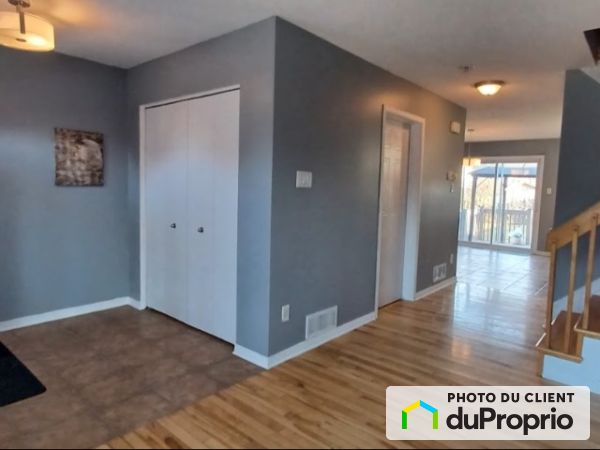 124 Rue d'Andromède, Gatineau (Hull) à louer