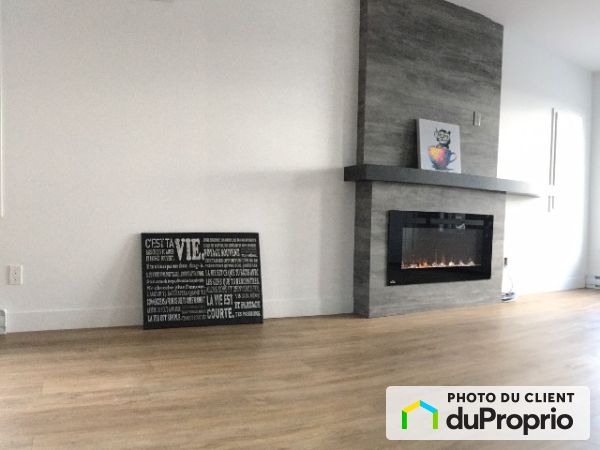 2-162 rue Principale Sud, Delson for rent