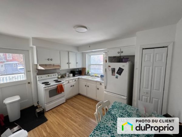 201, Brooks, Sherbrooke (Jacques-Cartier) à louer