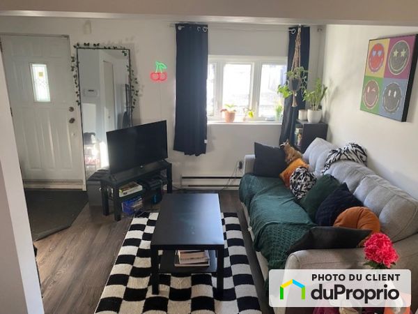 A-440 rue de Pontivy, Laval-des-Rapides for rent