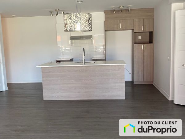 101-1535 RueDuGrand Pic, Ste-Rose for rent