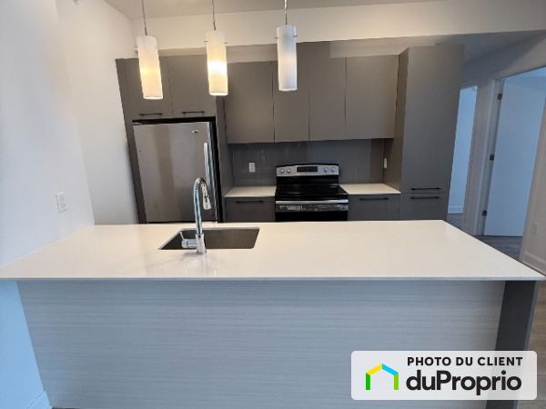 509-2980 boul st-Martin, Chomedey for rent