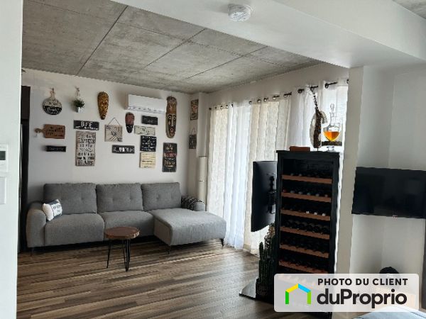 305-08, av. Donegani, Pointe-Claire à louer