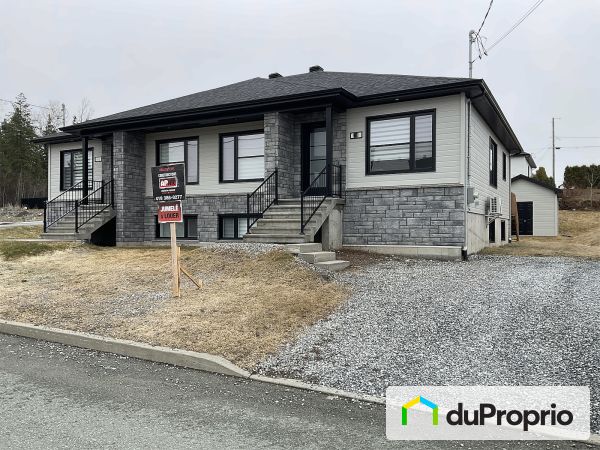 913, avenue Ste-Marianne, Ste-Marie à louer