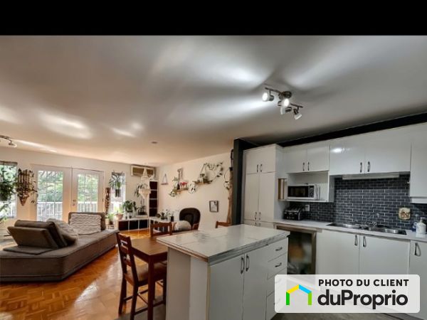 1991, SENKUS, LaSalle à louer