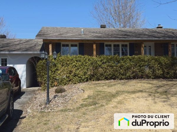 11 rue d'Ailleboust, St-Charles-Borromée for rent