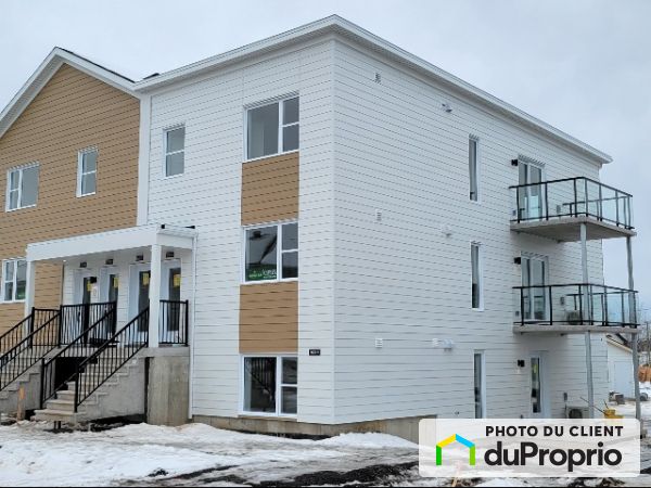 E-9620 boulevard du Centre-Hospitalier, Charny for rent