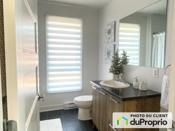 201-33 boulevard Bellerose Est, Vimont for rent