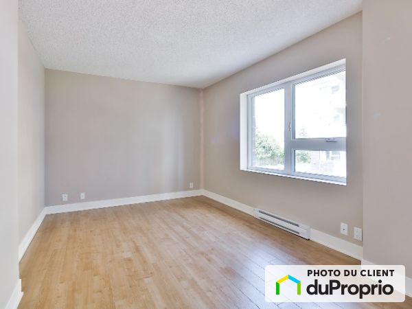205-615 rue Robert-Élie, Laval-des-Rapides for rent