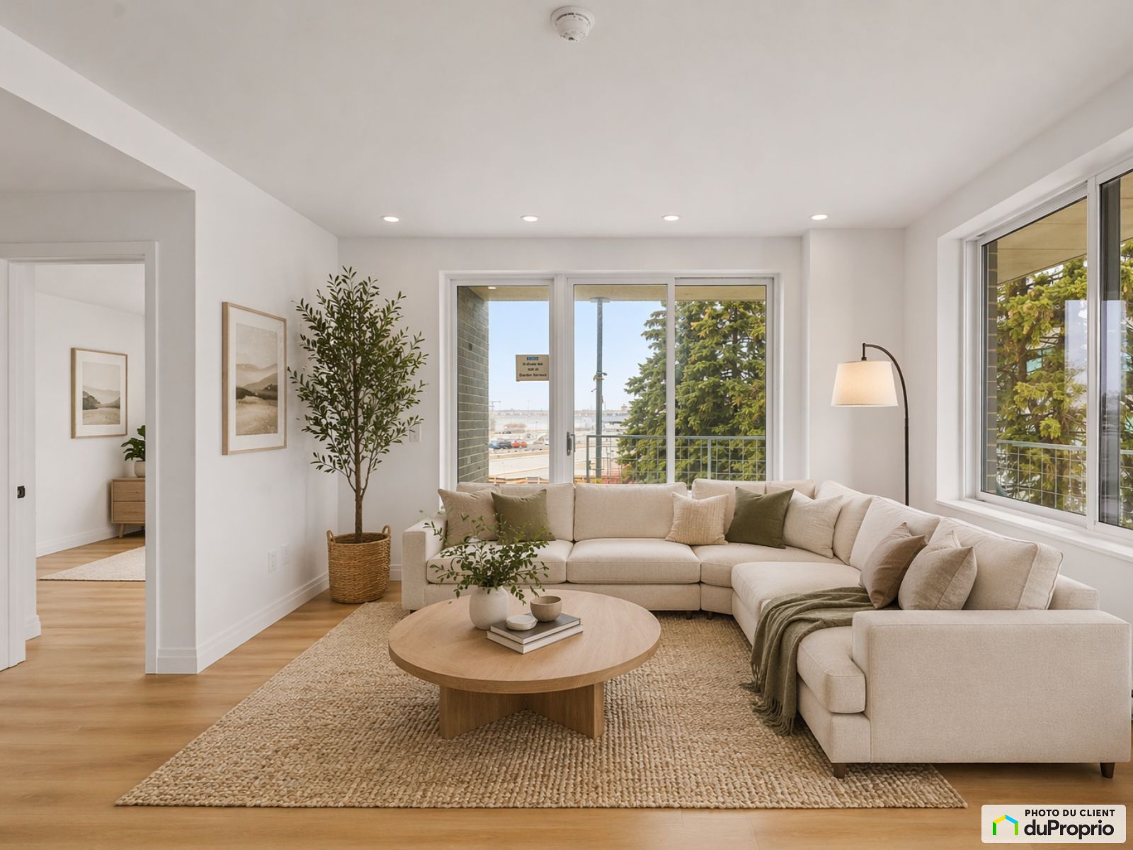 840 rue Saint-Charles Est — photo 1
