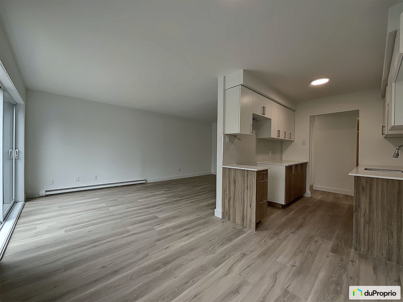 1001, de Kingston- Iuliana 5 1/2 — photo 1