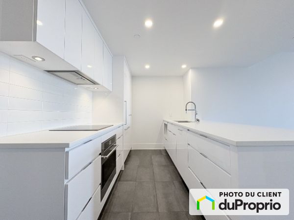512-360, rue Atataken, Ville-Marie (Centre-Ville et Vieux-Montréal) à louer