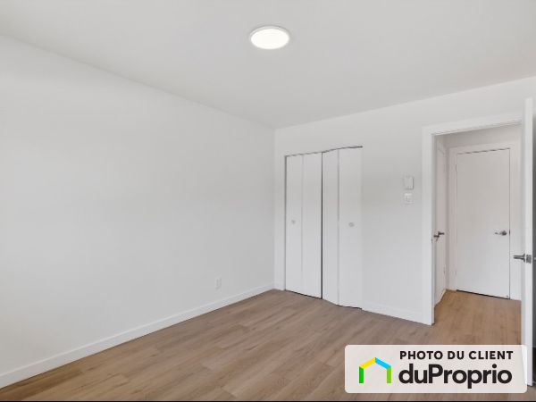 6840, rue D'Avila, Saint-Léonard à louer