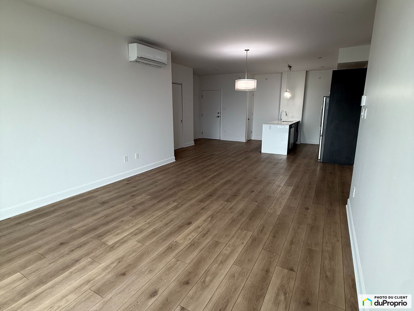 212-2990, boulevard saint martin — photo 3