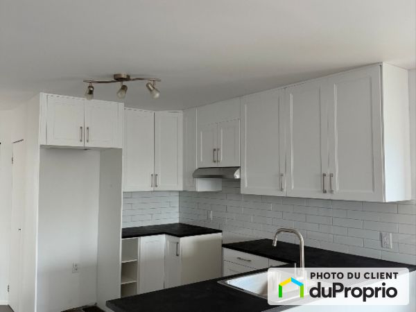 586 rue drouot, Ste-Dorothée for rent