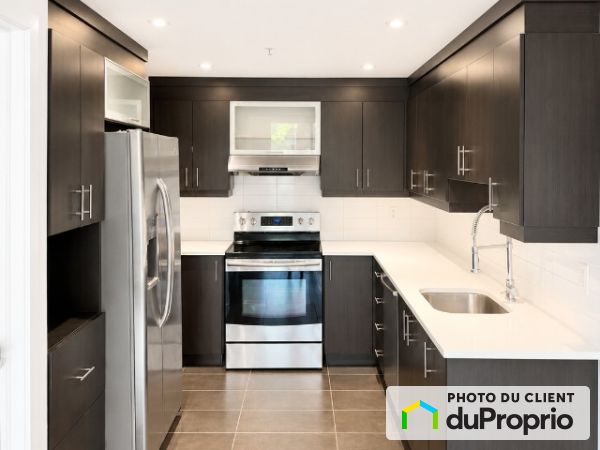 215-375 boulevard Decarie, Saint-Laurent for rent