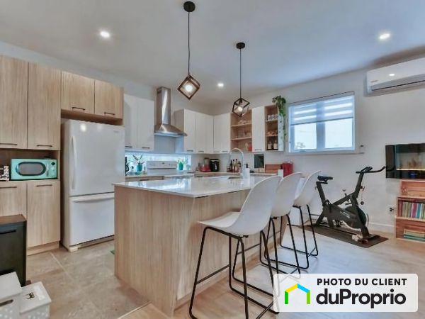 3180 Cartier, Ste-Marthe-Sur-Le-Lac for rent