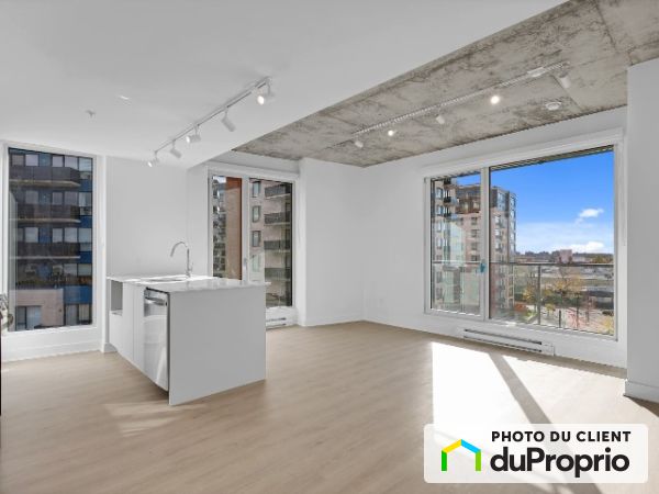 5070 rue Pare, Mont-Royal for rent