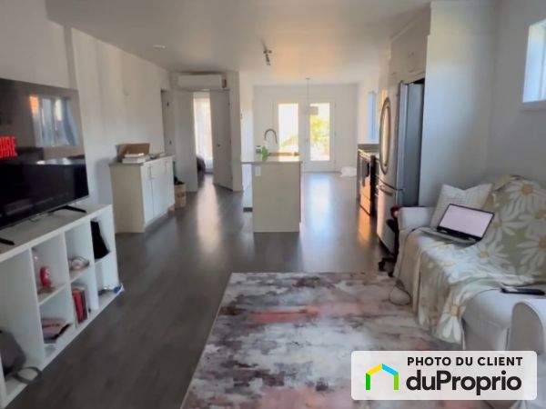 Apartment Living Room - D-121 Des bosquets, Ste-Sophie for rent