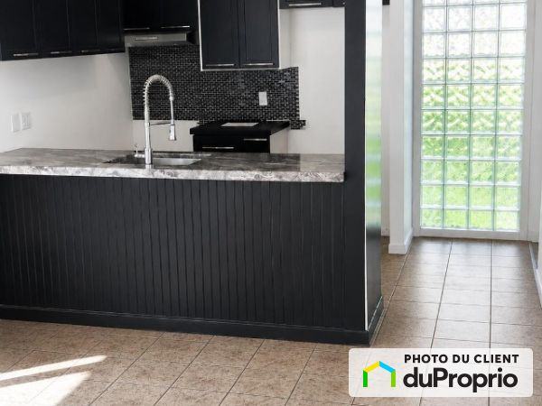 Cuisine du logement - 02-1402, rue de l'Equinoxe, Val-Bélair à louer