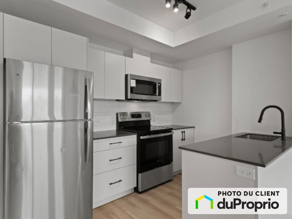 124-1133 av. Viger E, Ville-Marie (Centre-Ville et Vieux-Montréal) for rent