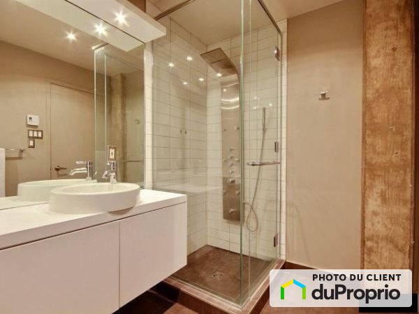 334 Notre Dame East, Ville-Marie (Centre-Ville et Vieux-Montréal) for rent