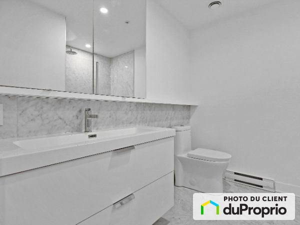 719-5020 Rue Paré, Mont-Royal for rent