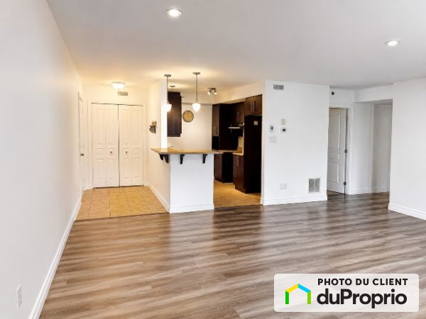 103-5001 Eliot, Chomedey for rent