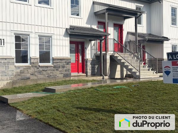 B-11 Cyrille-Beaudreault, Ste-Victoire-De-Sorel for rent