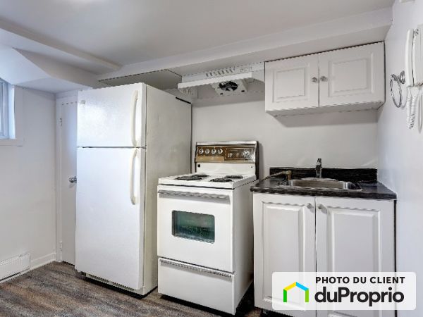 33 Rue Waddell, Ste-Therese for rent