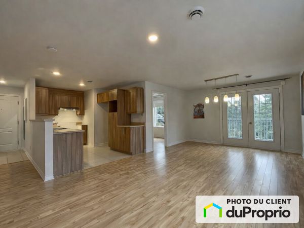 Living Room - 671 Chemin de la Rivière, Ste-Agathe-Des-Monts for rent